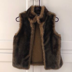 Faux fur vest SMALL